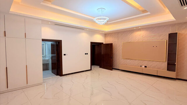 🏡 2 Story Villa for Sale in Al Amerah, Ajman 6 Master Bedrooms 4 Kitchens14