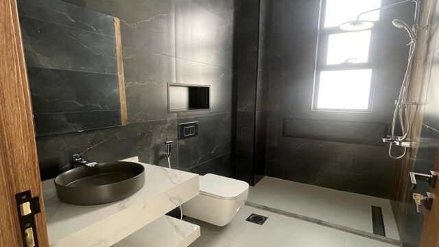 🏡 Brand New Luxury Villa for Rent in Al Helio 2, Ajman 5 Master BR Fully Equipped Kitchen-13