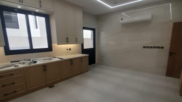 🏡 Brand New Luxury Villa for Rent in Al Helio 2, Ajman 5 Master BR Fully Equipped Kitchen-3
