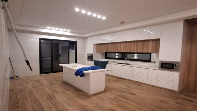 🏡✨ Ultra-Spacious 8 Bedroom Luxury Villa for Sale in Ajman -5
