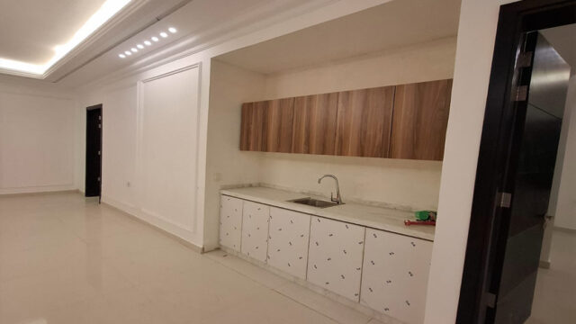 🏡✨ Ultra-Spacious 8 Bedroom Luxury Villa for Sale in Ajman -7