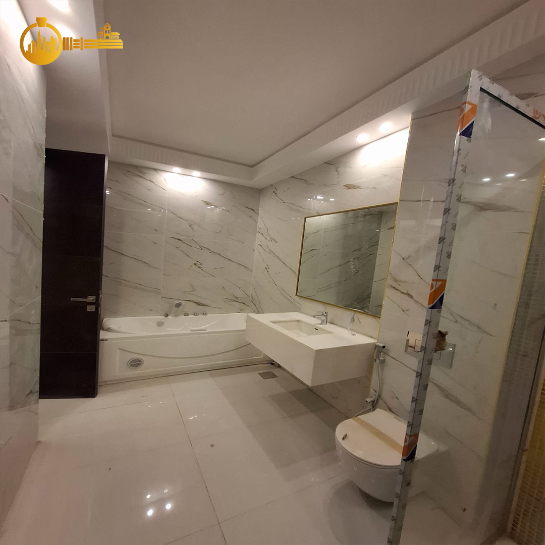 🏡✨ Ultra-Spacious 8 Bedroom Luxury Villa for Sale in Ajman -9